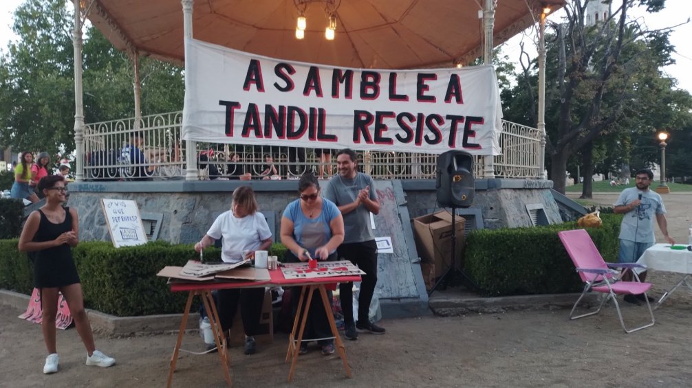 Tandil Resiste realizó una nueva protesta en la Plaza Independencia